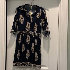 Cute button up dress!